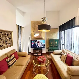 https://atico-en-plaza-de-la-constitucion.hotelsinnerja.org